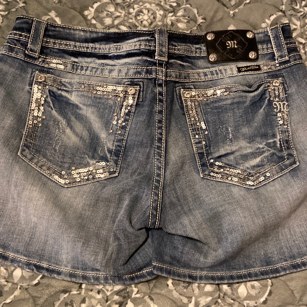 Miss Me Easy Shorts size 33